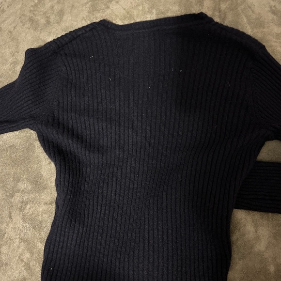 brandy melville sweater - Picture 3 of 4